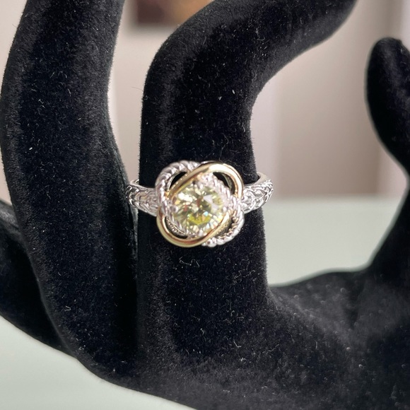 72. Peridot Ring - Picture 1 of 1